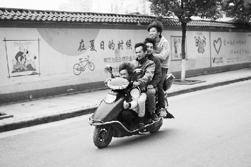 伯乐千里寻良驹，绿蓝两波开本期打一最佳生肖,警惕虚假宣传、全面解答、详细解答解释落实